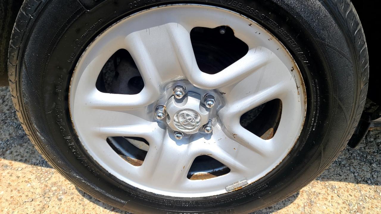 Toyota RAV4 Base I4 4WD 2010