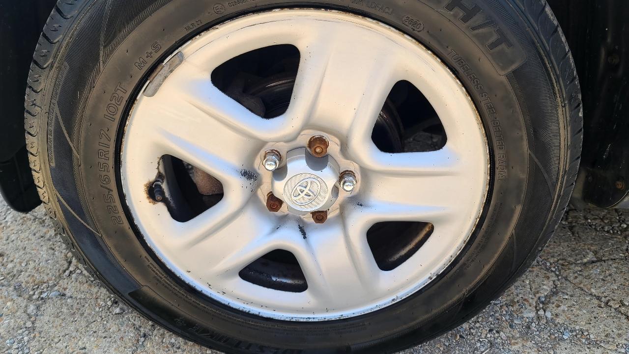Toyota RAV4 Base I4 4WD 2010