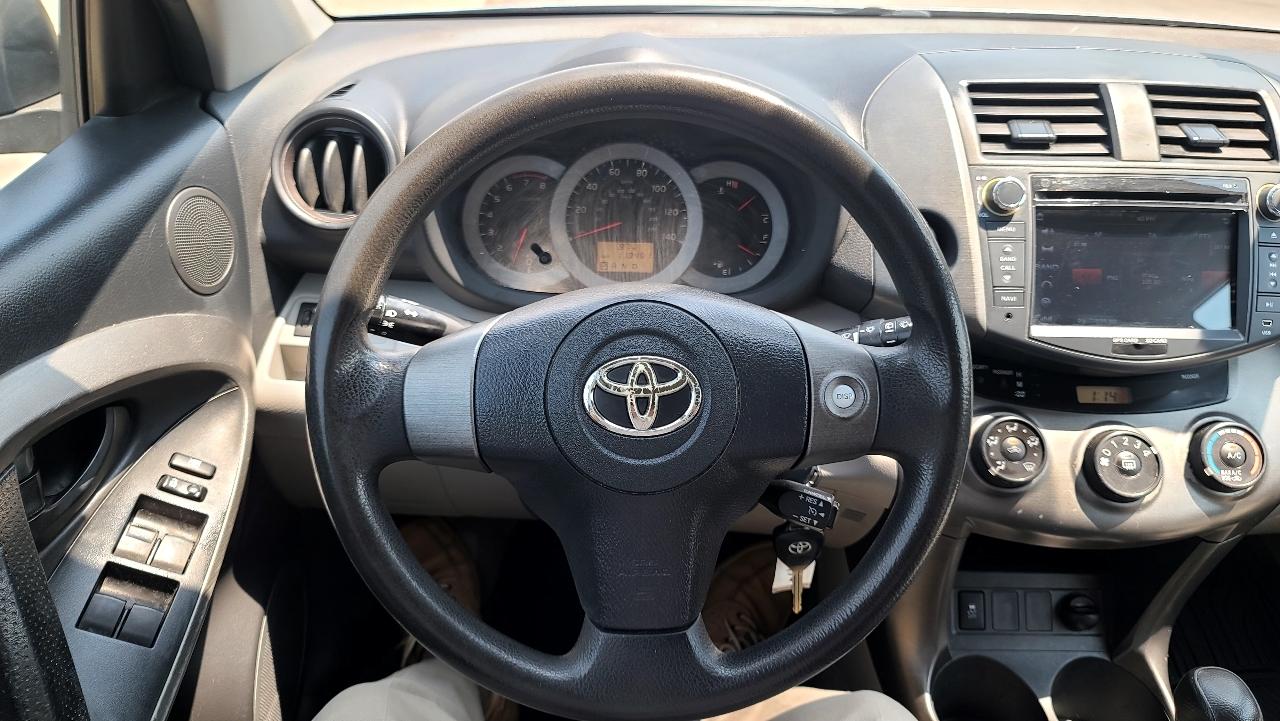 Toyota RAV4 Base I4 4WD 2010