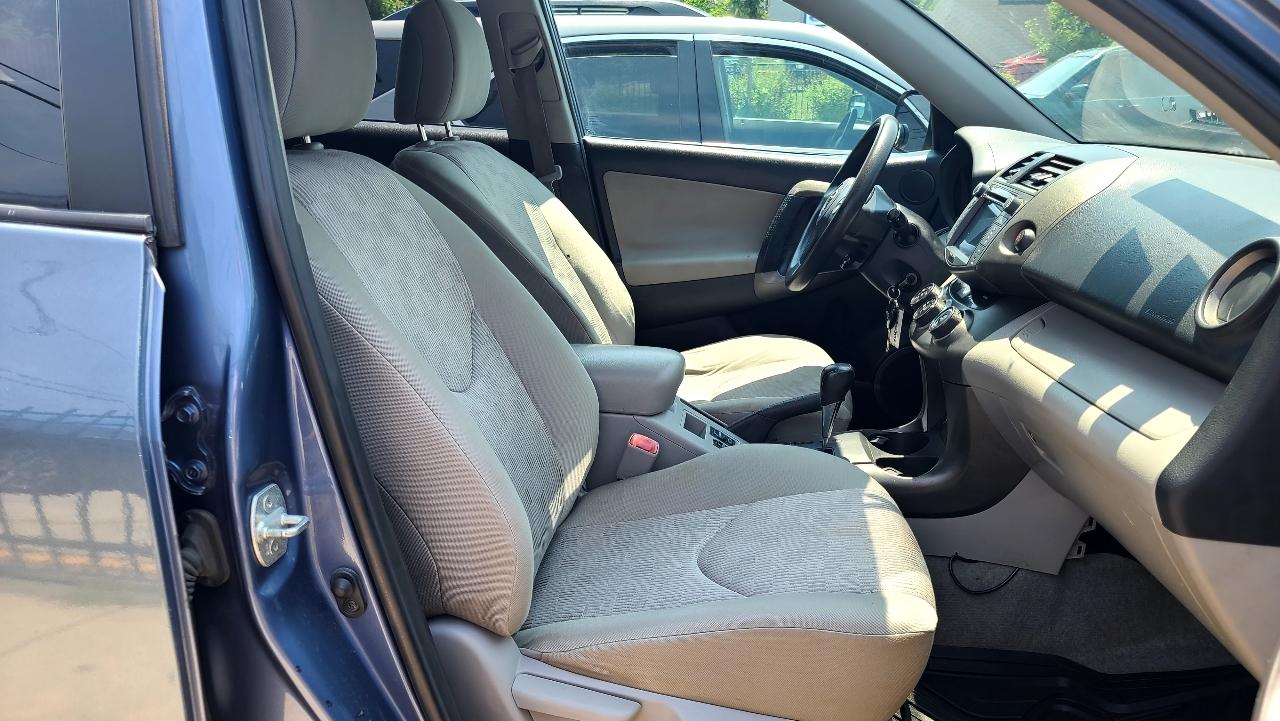 Toyota RAV4 Base I4 4WD 2010