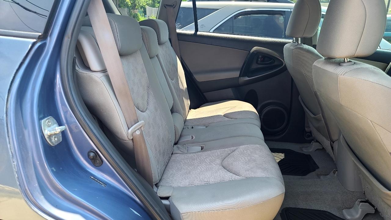 Toyota RAV4 Base I4 4WD 2010
