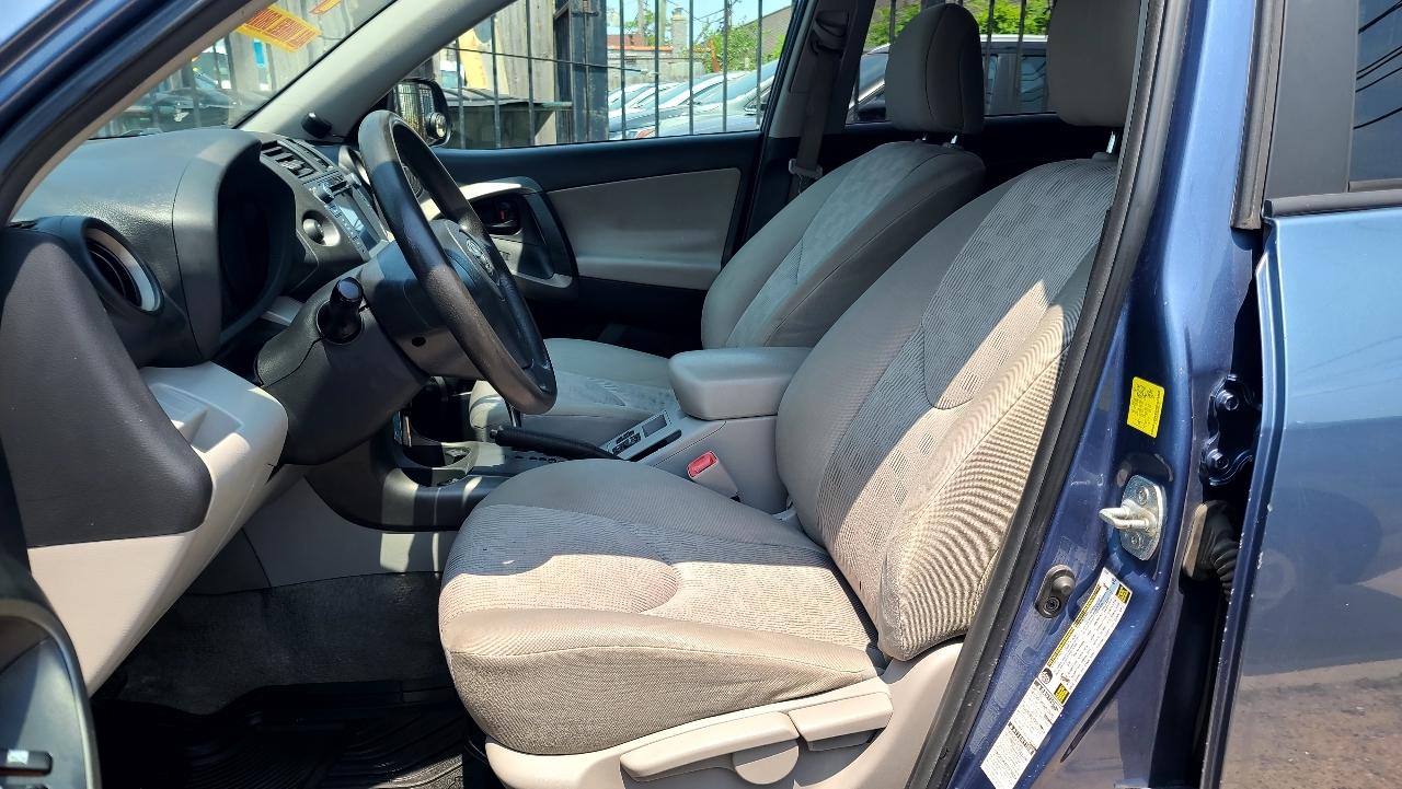 Toyota RAV4 Base I4 4WD 2010