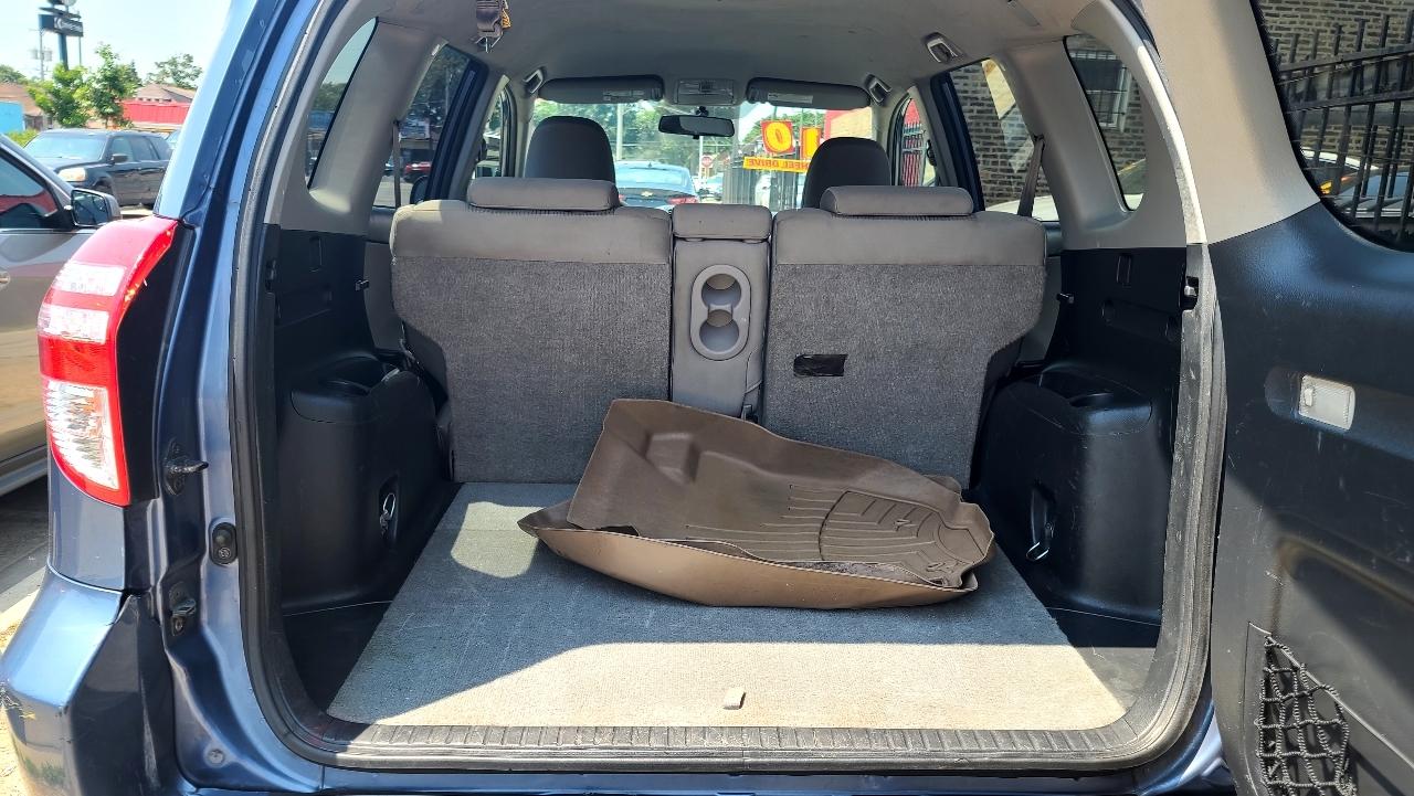 Toyota RAV4 Base I4 4WD 2010