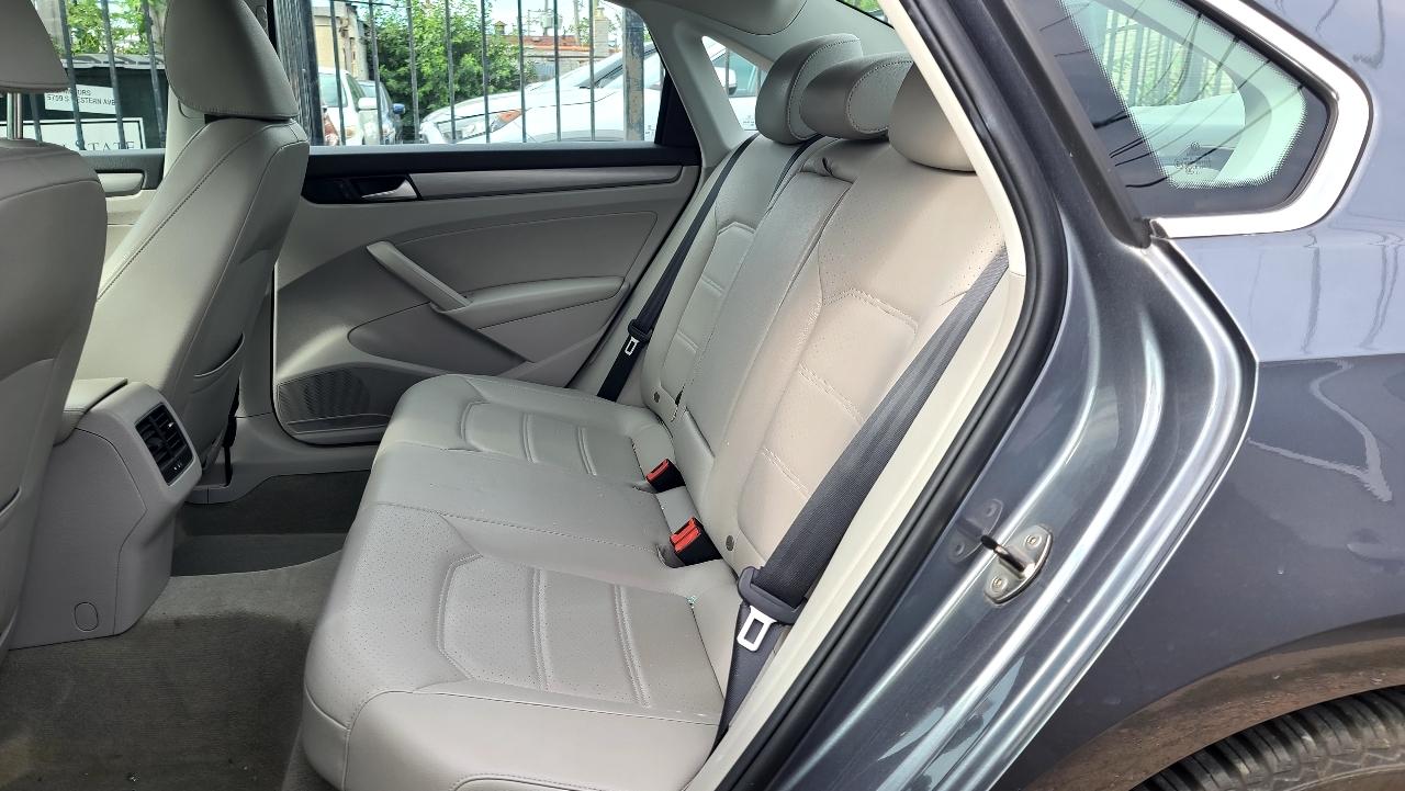 Volkswagen Passat 1.8T SE AT 2014