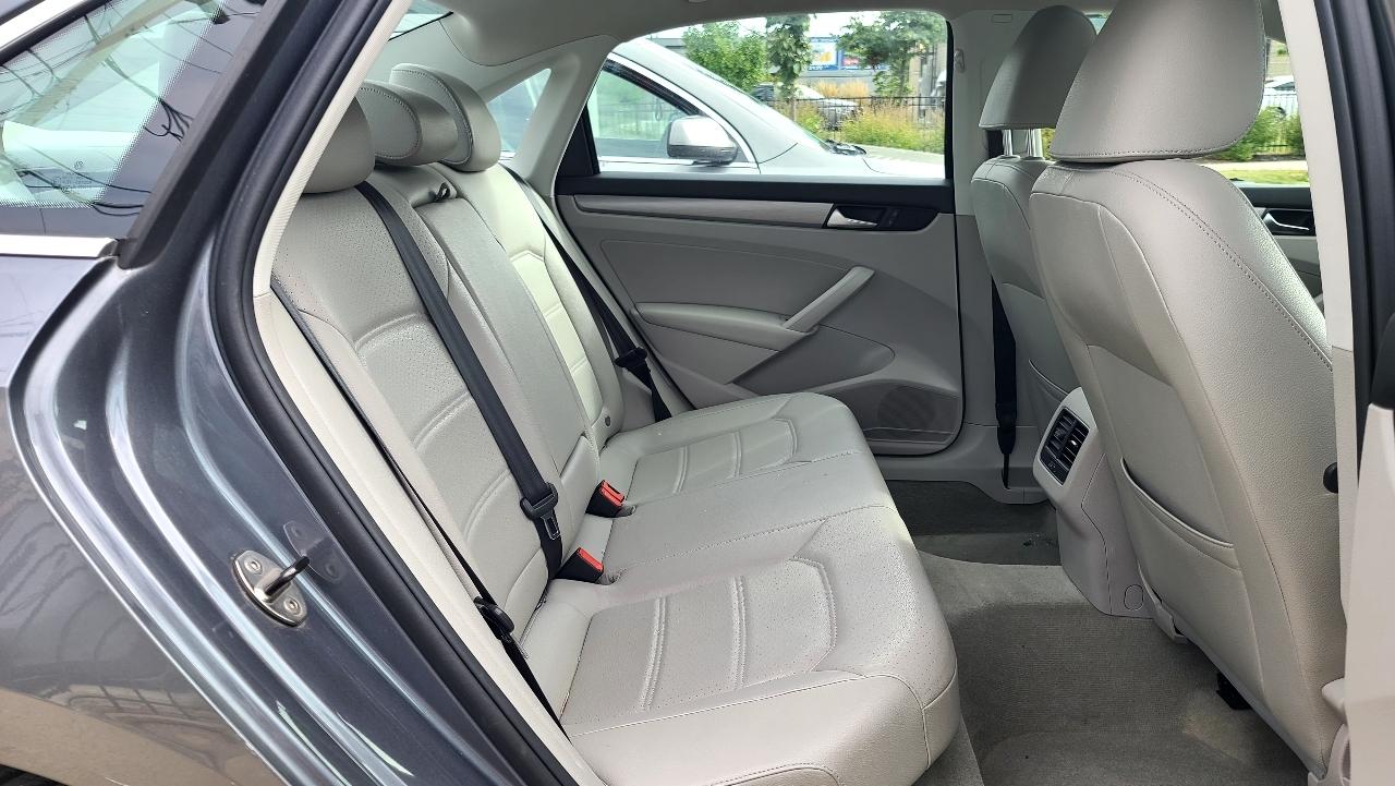 Volkswagen Passat 1.8T SE AT 2014