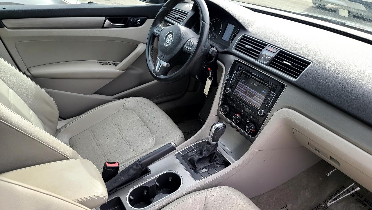Volkswagen Passat 1.8T SE AT 2014