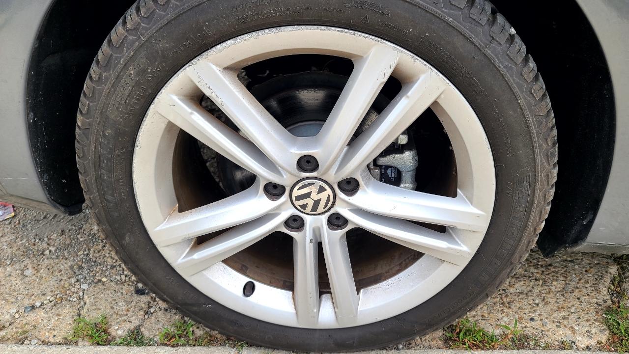 Volkswagen Passat 1.8T SE AT 2014