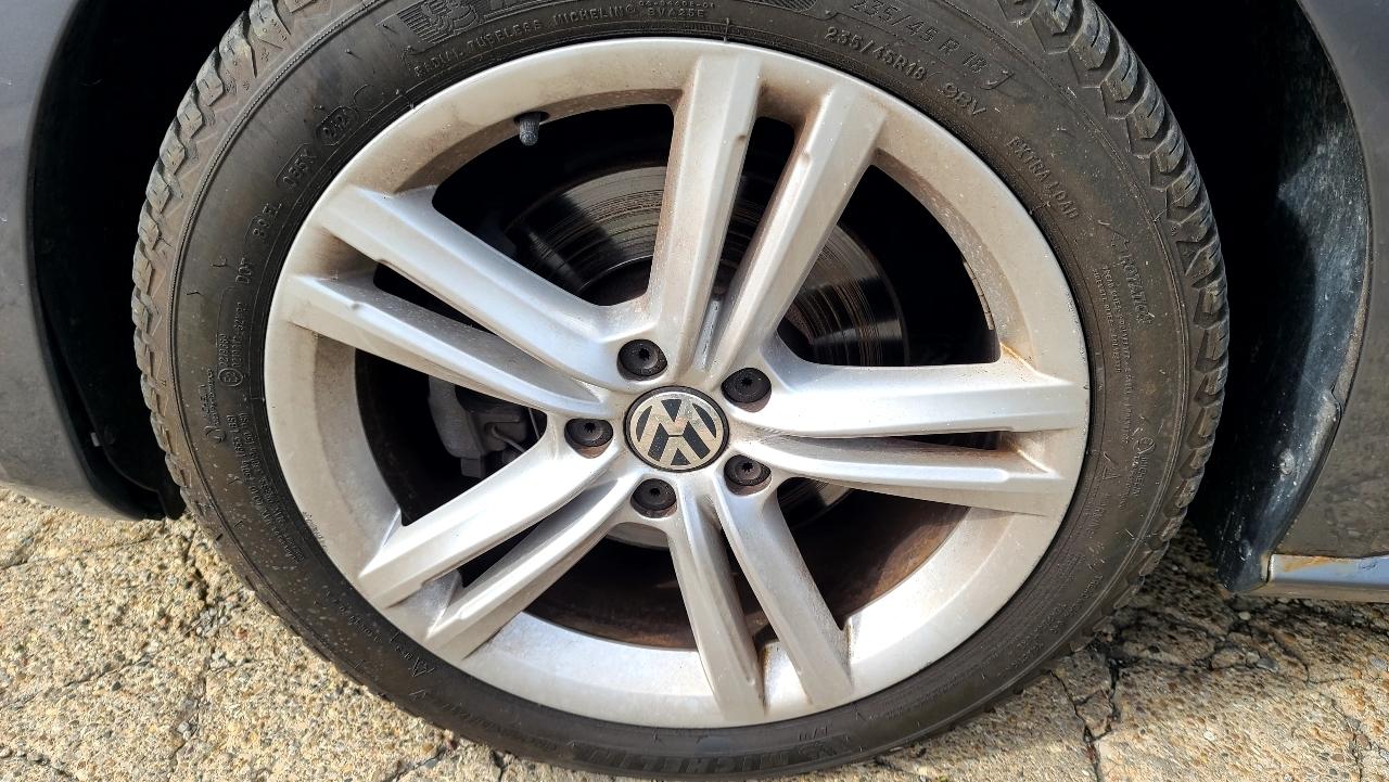 Volkswagen Passat 1.8T SE AT 2014