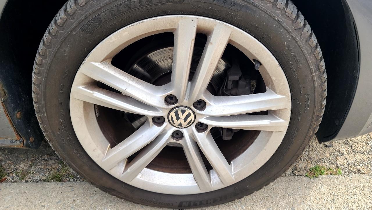 Volkswagen Passat 1.8T SE AT 2014