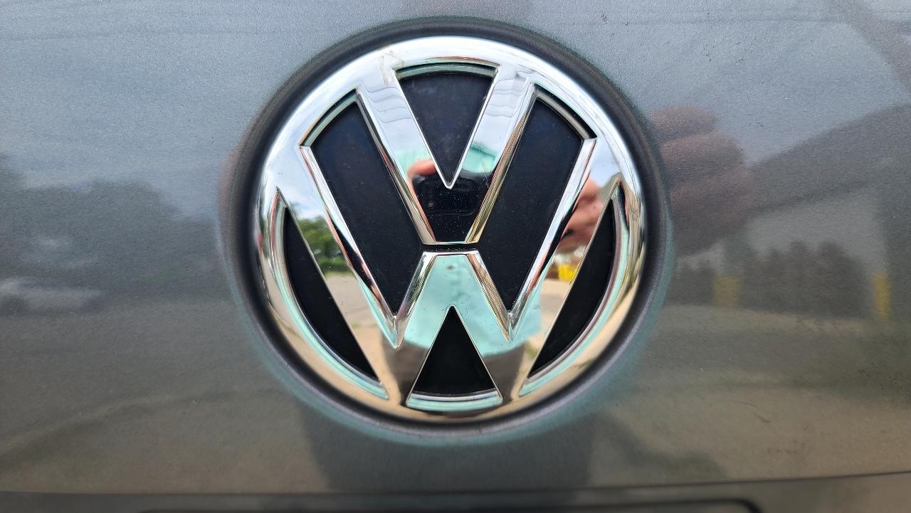 Volkswagen Passat 1.8T SE AT 2014