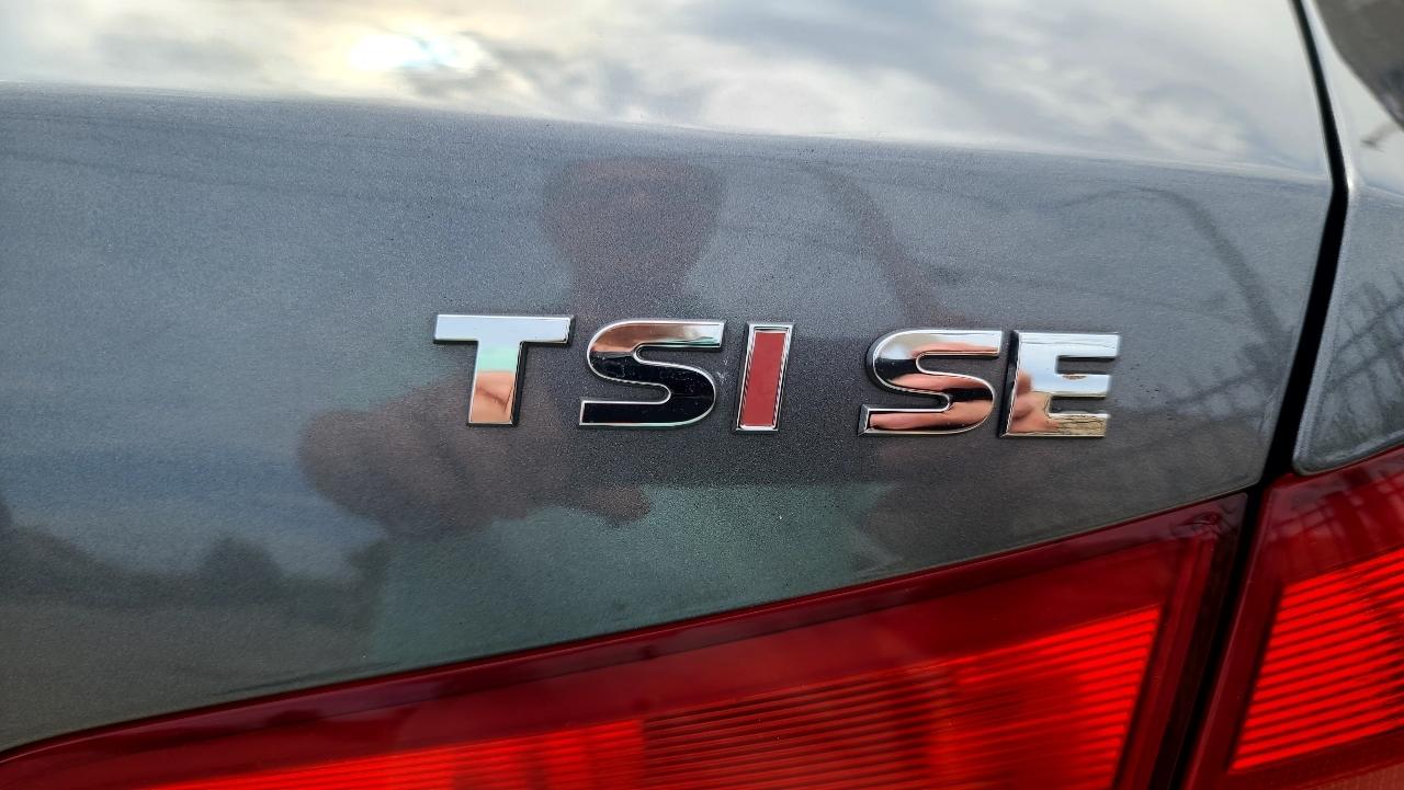 Volkswagen Passat 1.8T SE AT 2014