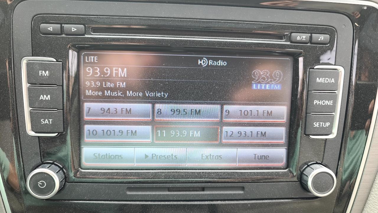Volkswagen Passat 1.8T SE AT 2014