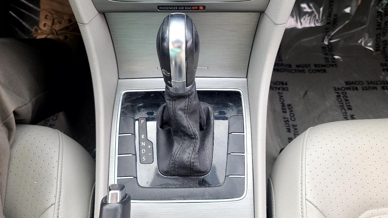 Volkswagen Passat 1.8T SE AT 2014