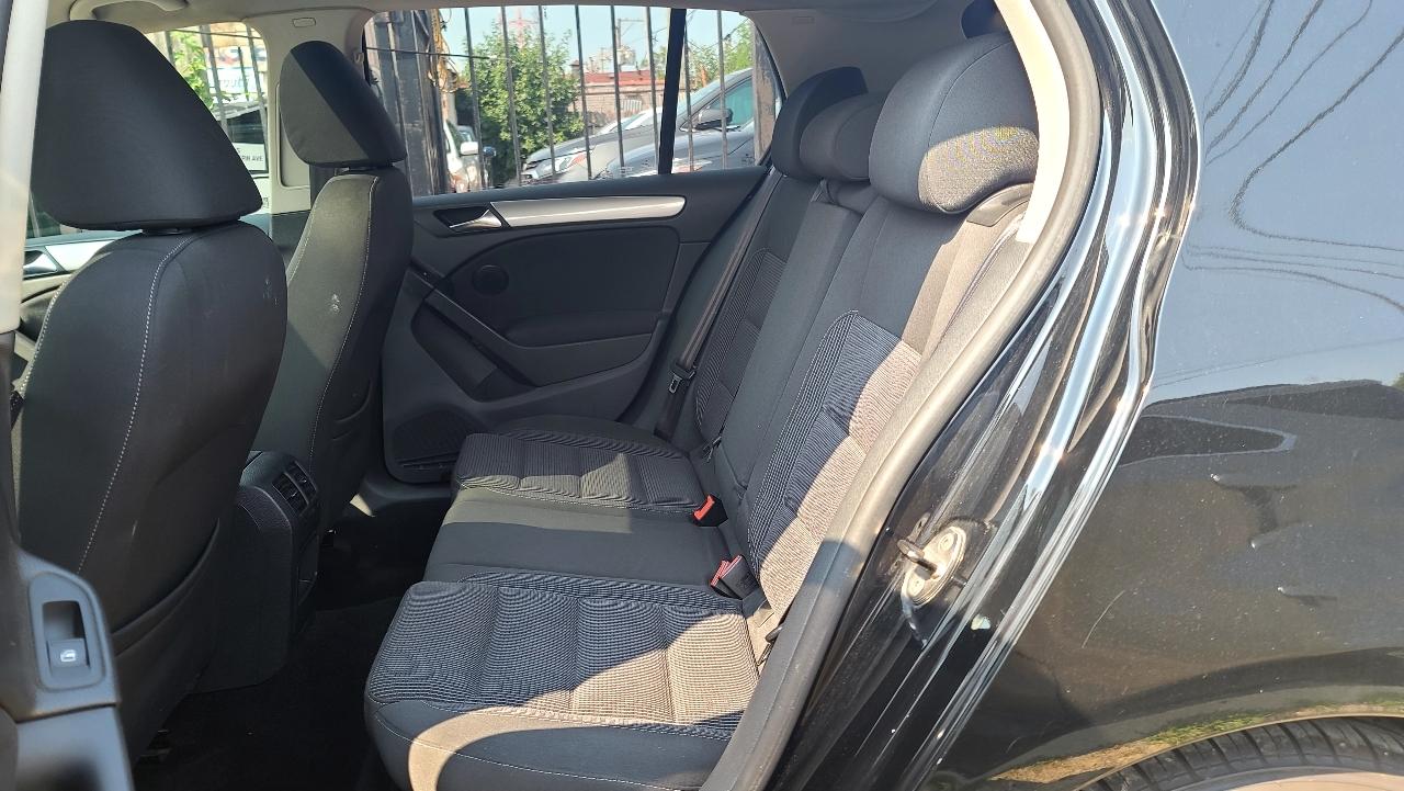 Volkswagen Golf 2.5L Conv & Sunroof 4 Door PZEV 2013