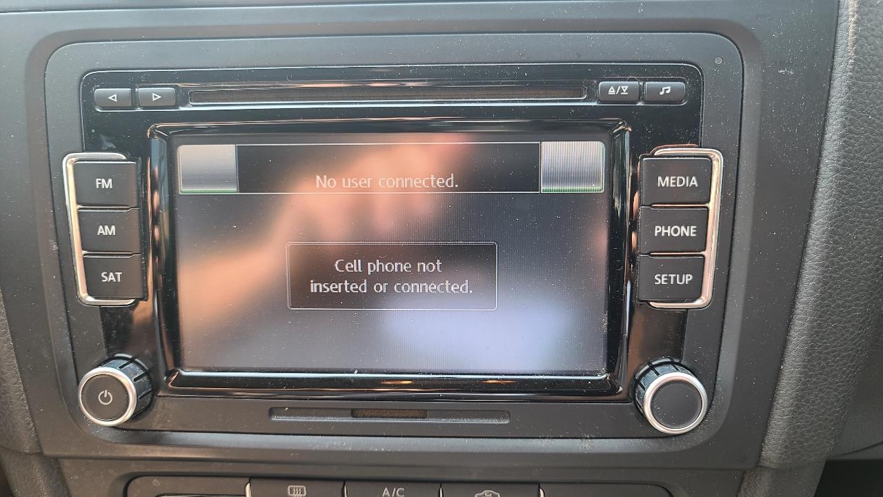 Volkswagen Golf 2.5L Conv & Sunroof 4 Door PZEV 2013