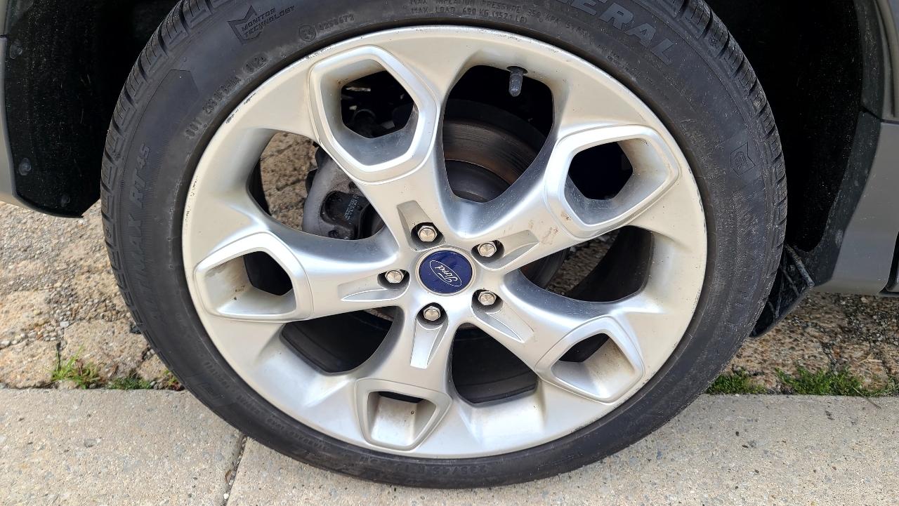 Ford Escape Titanium 4WD 2013