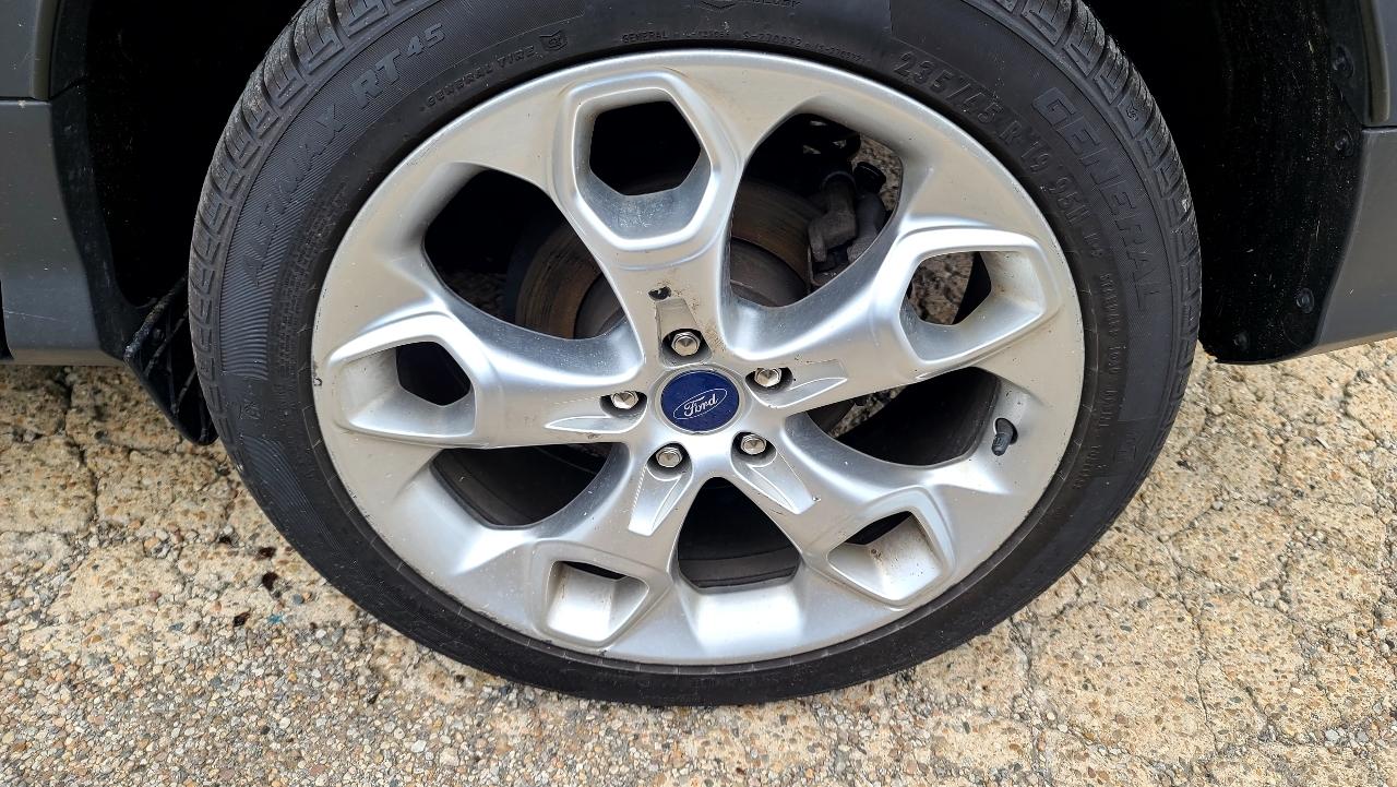 Ford Escape Titanium 4WD 2013