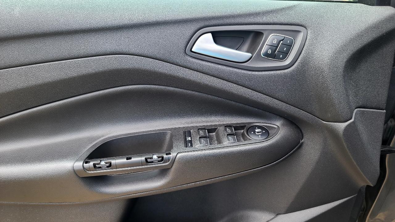 Ford Escape Titanium 4WD 2013