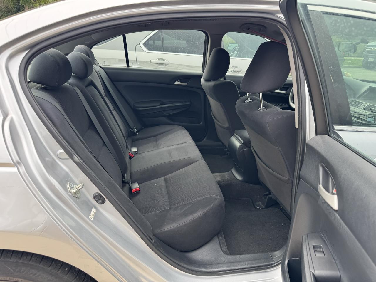 Honda Accord LX sedan AT 2012