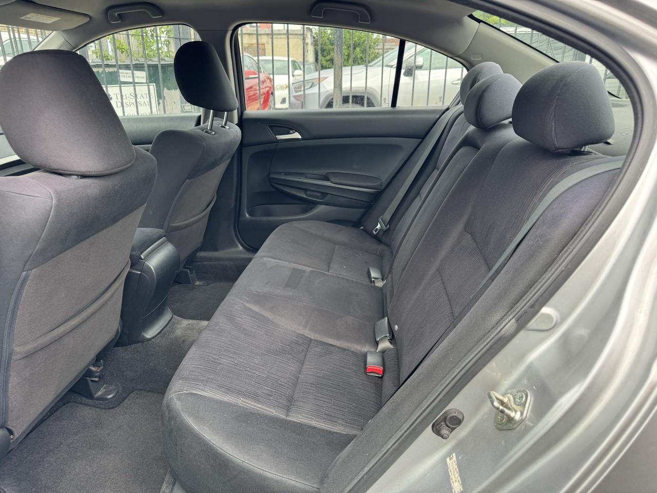 Honda Accord LX sedan AT 2012