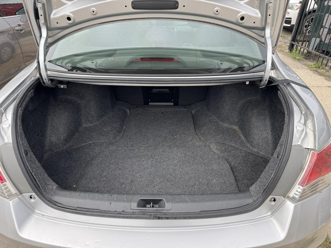 Honda Accord LX sedan AT 2012