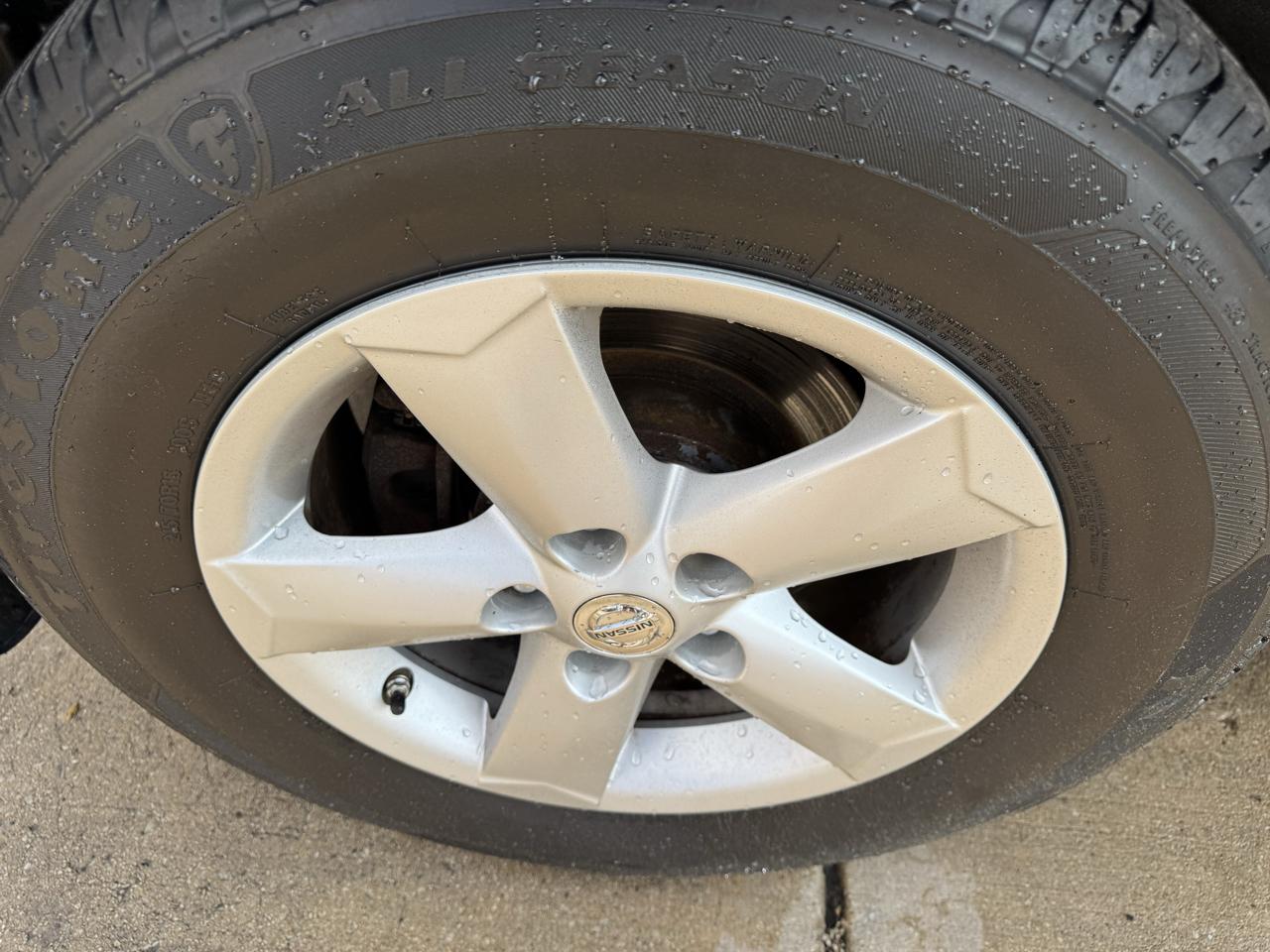 Nissan Rogue S AWD 2013