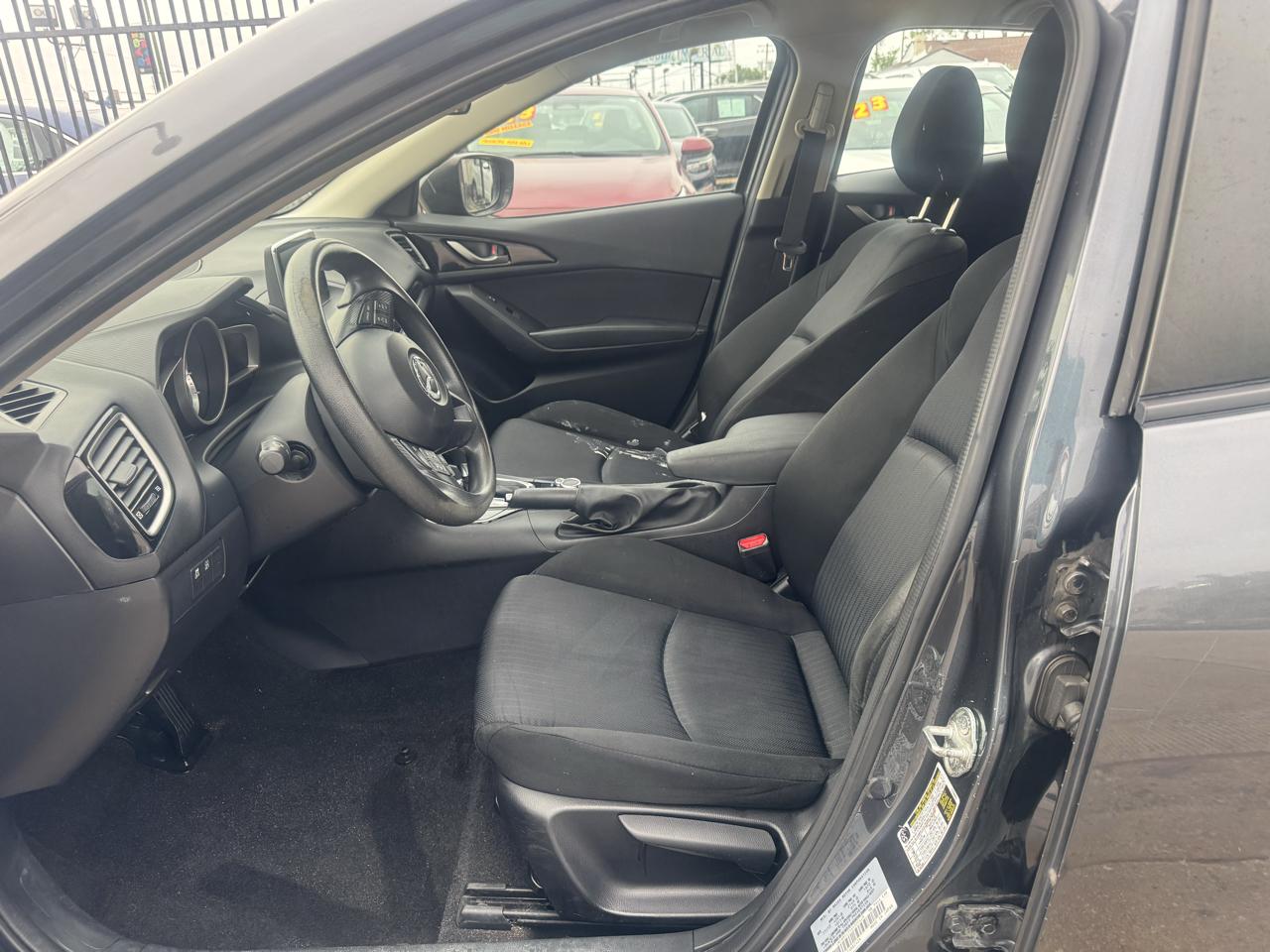 Mazda Mazda3 photo 12