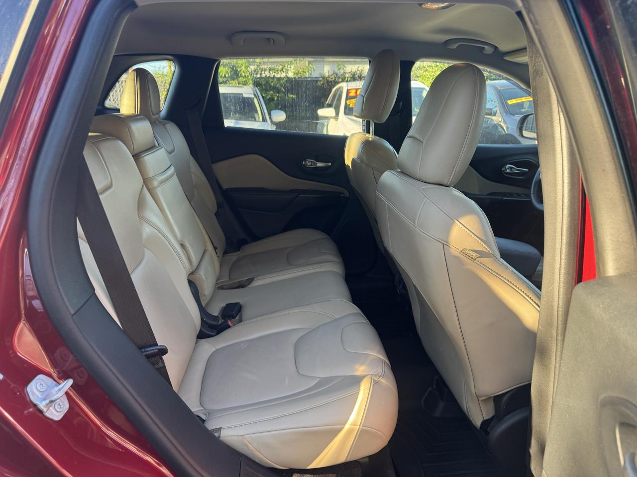 Jeep Cherokee photo 25