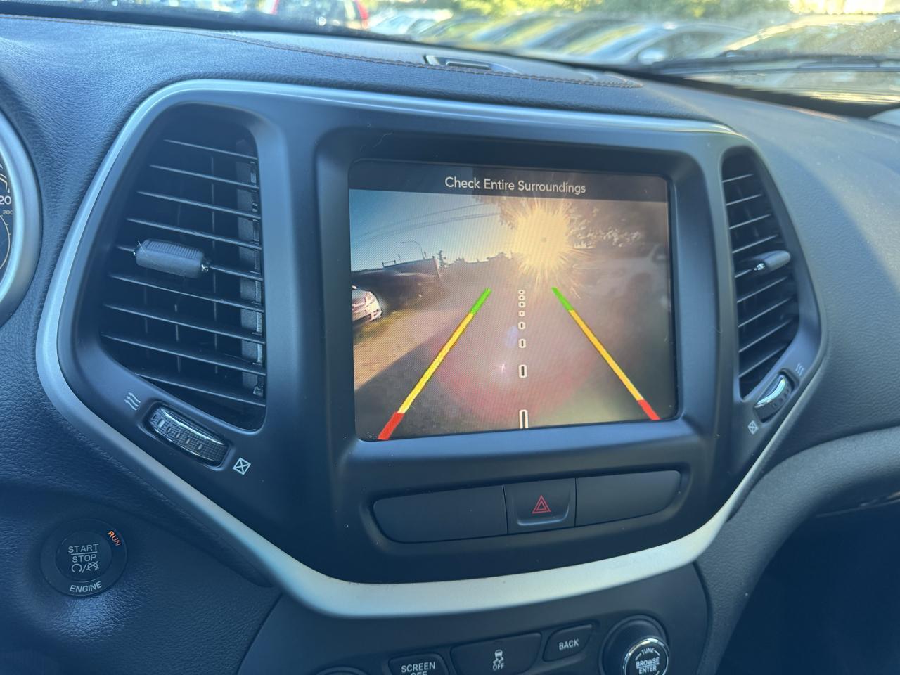 Jeep Cherokee photo 13