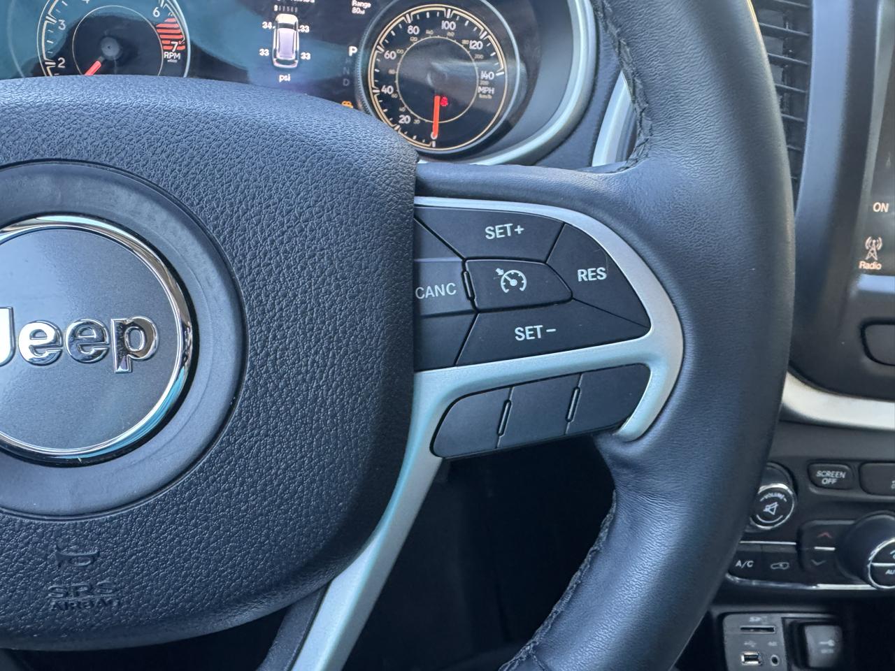 Jeep Cherokee photo 23