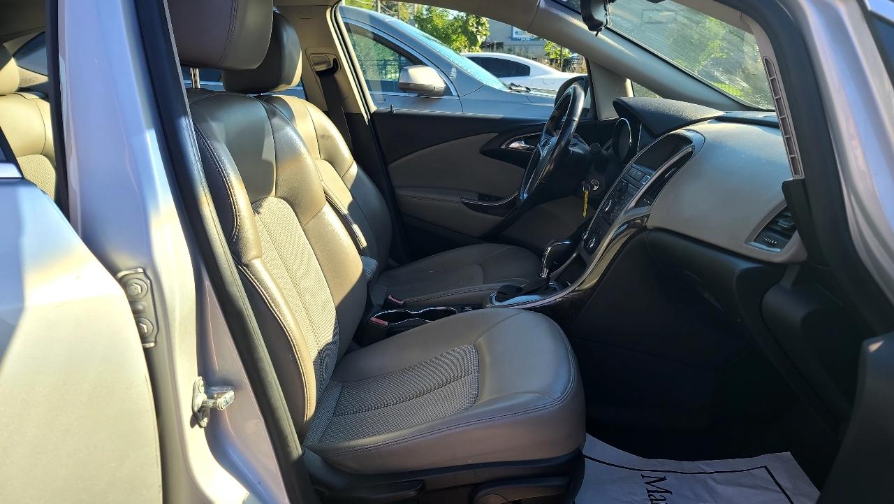 Buick Verano Base 2012