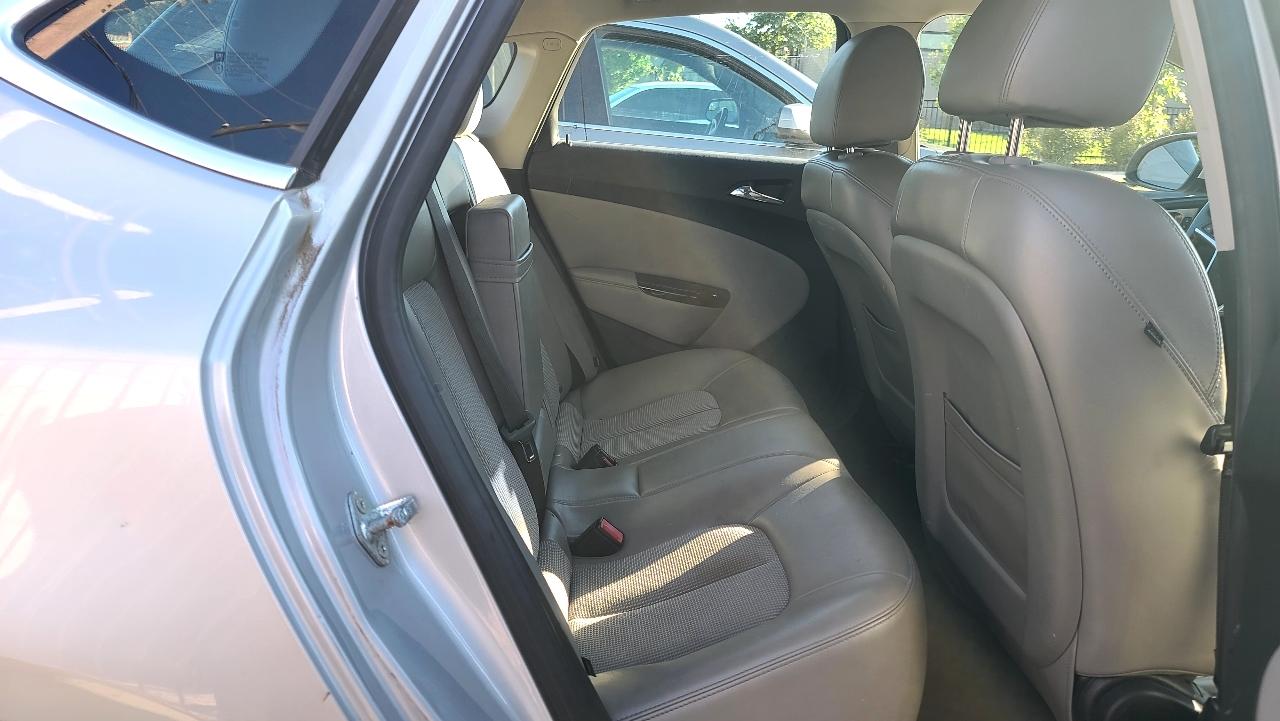 Buick Verano Base 2012