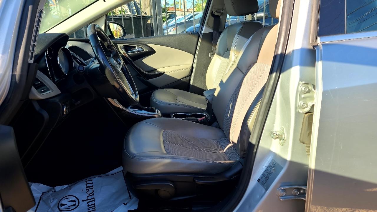 Buick Verano Base 2012