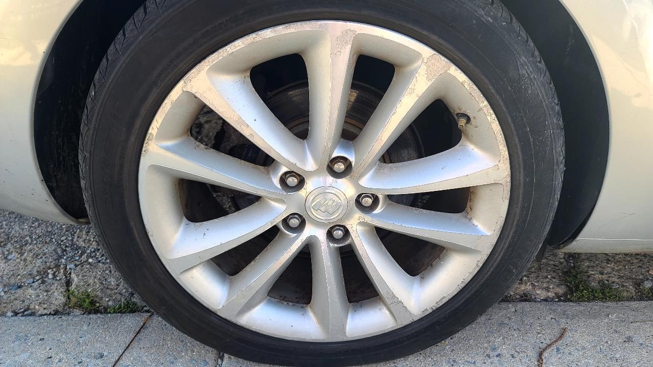 Buick Verano Base 2012