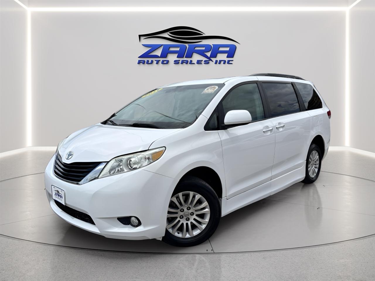 2011 Toyota Sienna 5dr 7-Pass Van V6 XLE AAS FWD (Natl)