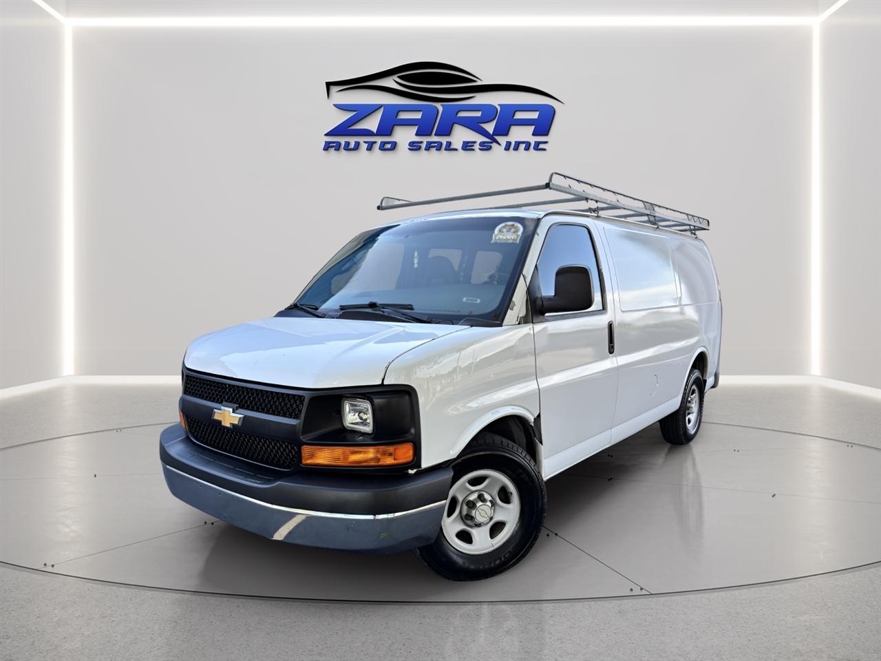 2005 Chevrolet Express Cargo Van 1500 135" WB RWD