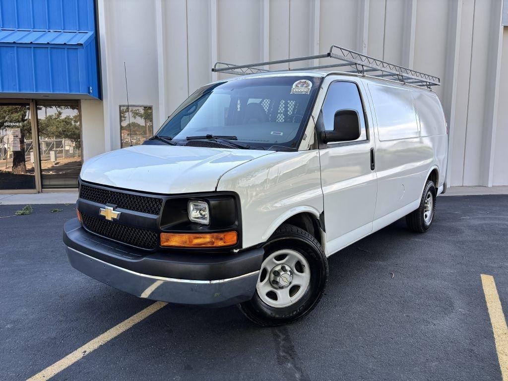 2005 Chevrolet Express Cargo Van 1500 135" WB RWD