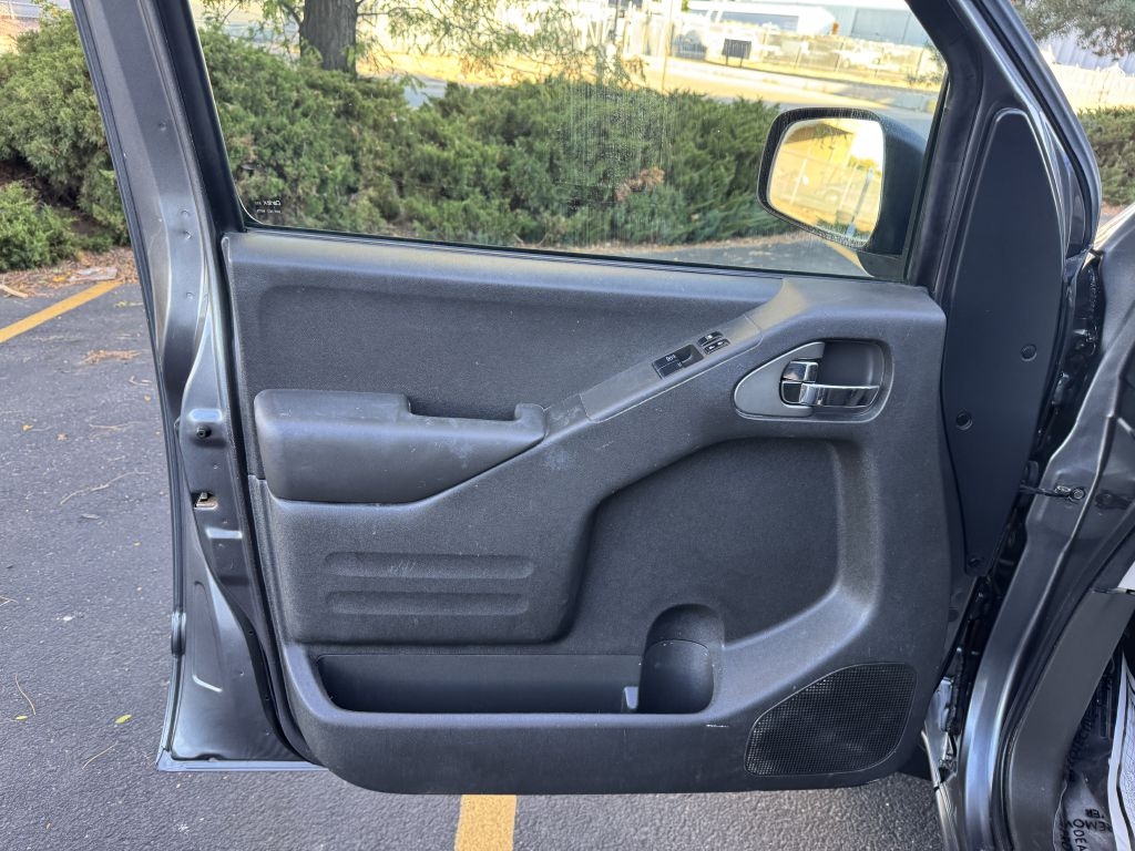 Nissan Frontier 4WD King Cab Auto SV 2016