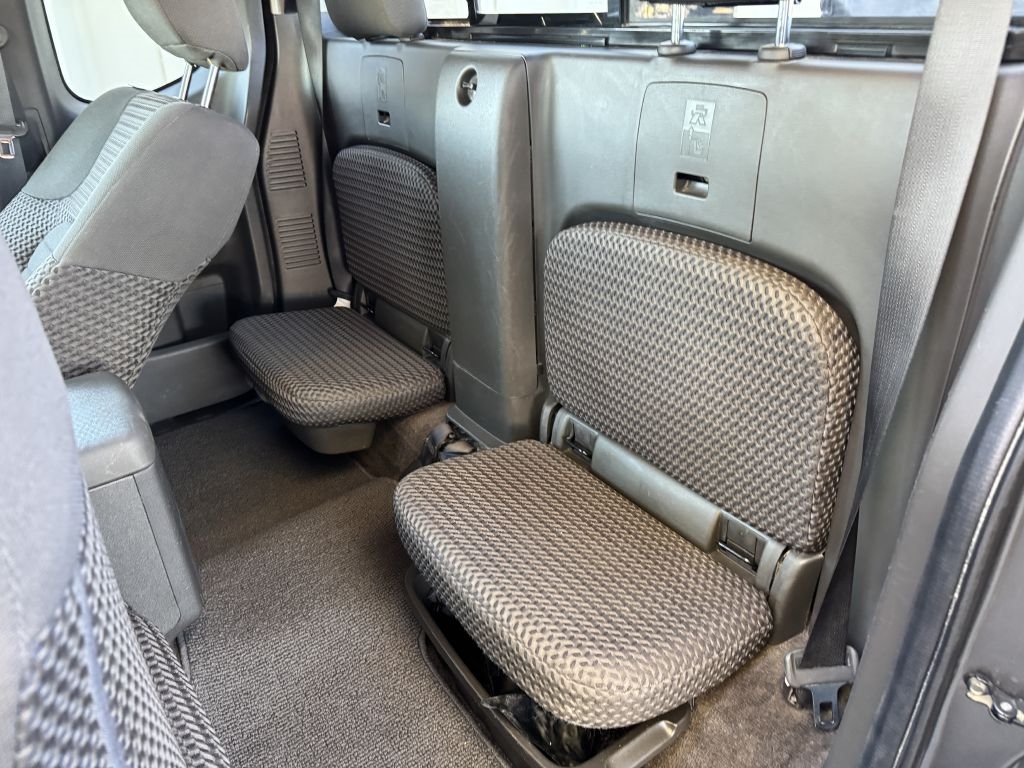 Nissan Frontier 4WD King Cab Auto SV 2016