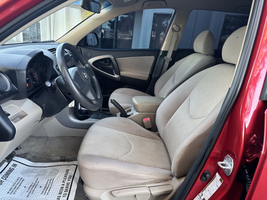 Toyota RAV4 4dr Base V6 4WD (Natl) 2006