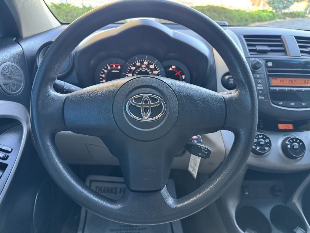 Toyota RAV4 4dr Base V6 4WD (Natl) 2006