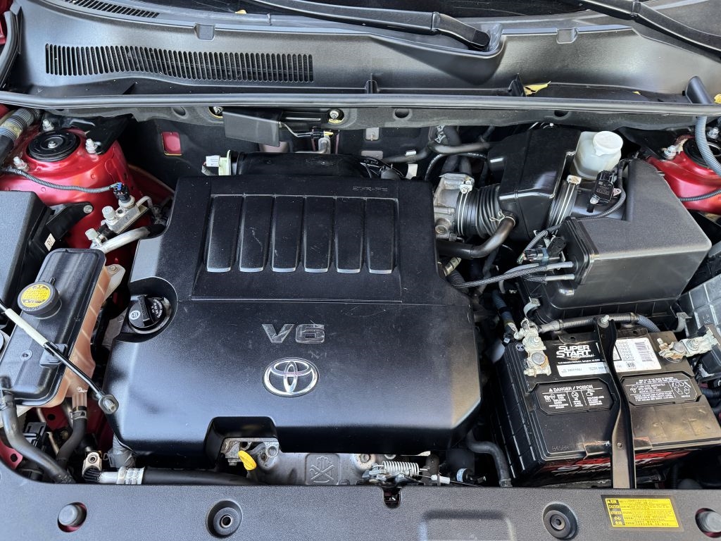 Toyota RAV4 4dr Base V6 4WD (Natl) 2006