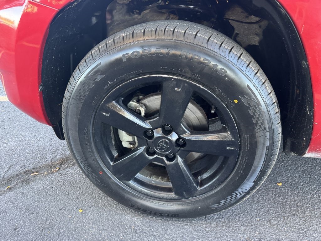 Toyota RAV4 4dr Base V6 4WD (Natl) 2006