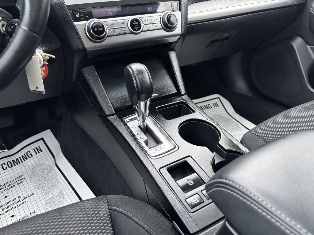 Subaru Outback 4dr Wgn 2.5i Premium 2015