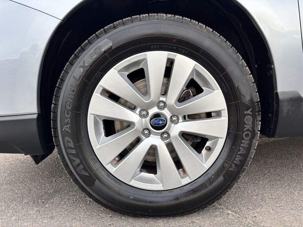 Subaru Outback 4dr Wgn 2.5i Premium 2015