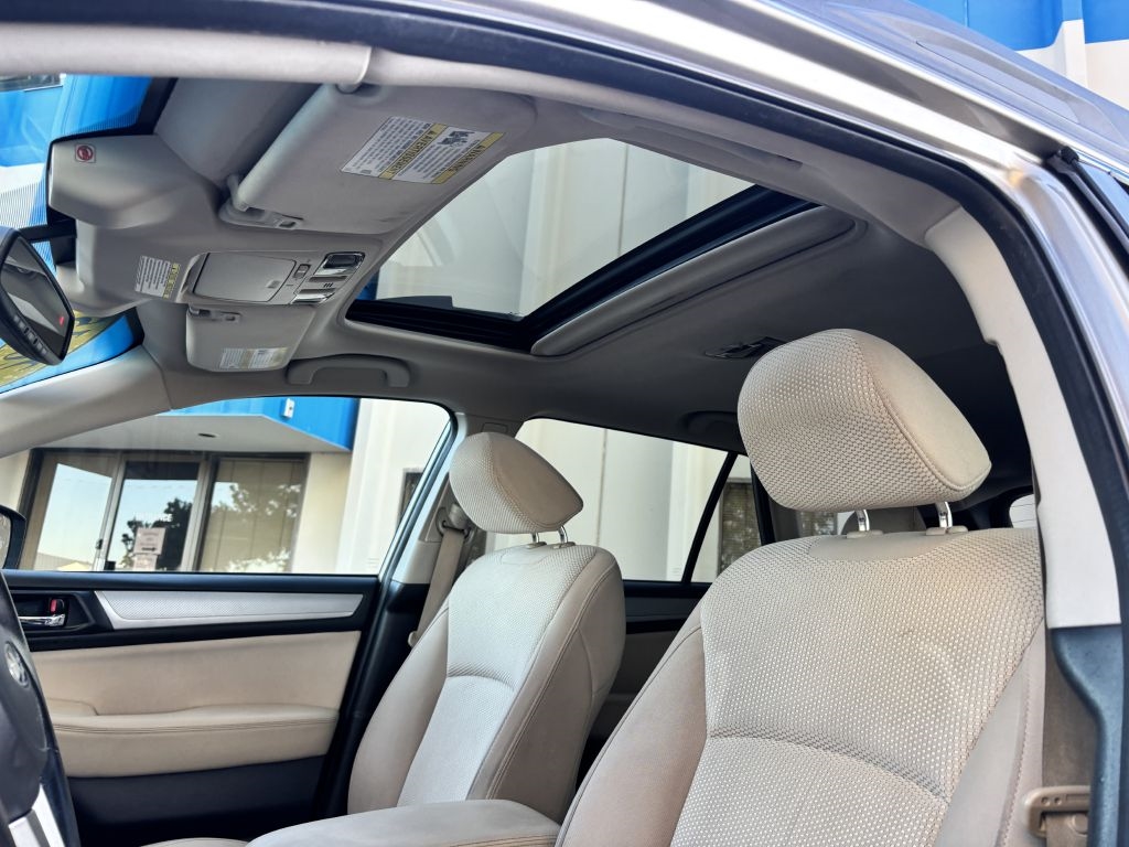 Subaru Outback 4dr Wgn 2.5i Premium 2015