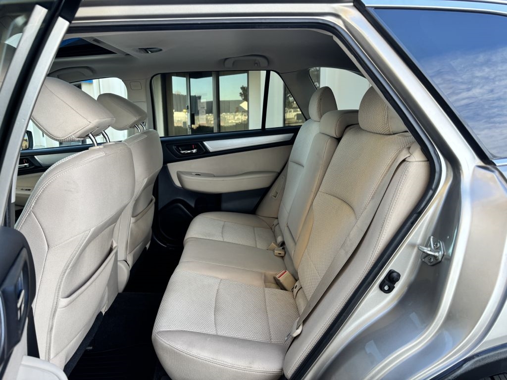 Subaru Outback 4dr Wgn 2.5i Premium 2015