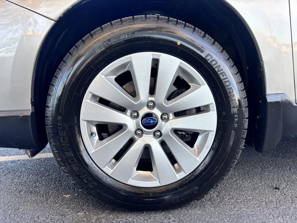 Subaru Outback 4dr Wgn 2.5i Premium 2015