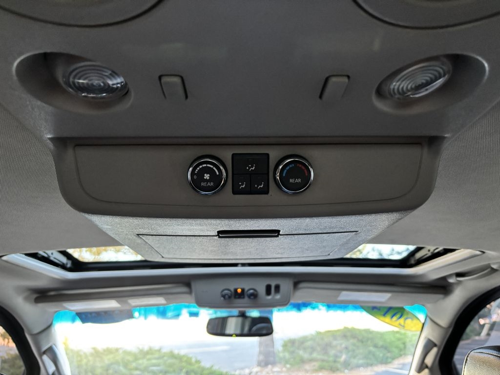 Nissan Armada 4WD 4dr Platinum 2014