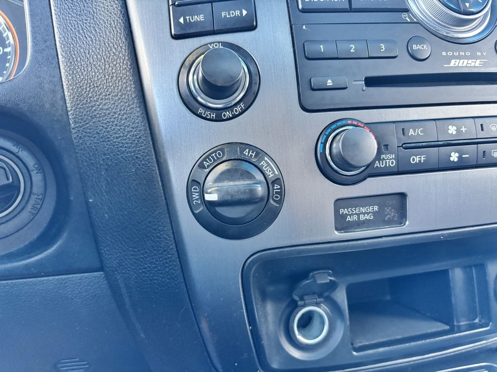 Nissan Armada 4WD 4dr Platinum 2014